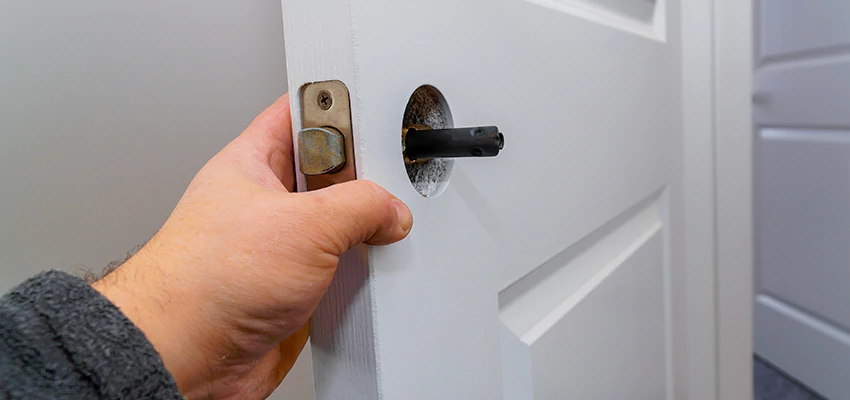Nighttime Locksmith For Lock Repair in Fruitridge Pocket, CA