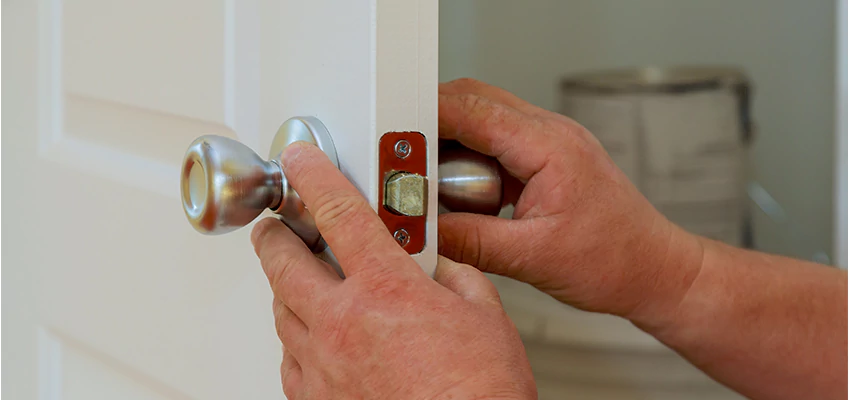 AAA Locksmiths For lock Replacement in Fruitridge Pocket, California