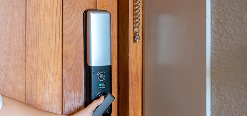 Home Security Electronic Locks Upgrades in Fruitridge Pocket, CA