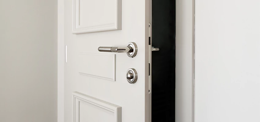 Folding Bathroom Door With Lock Solutions in Fruitridge Pocket, CA
